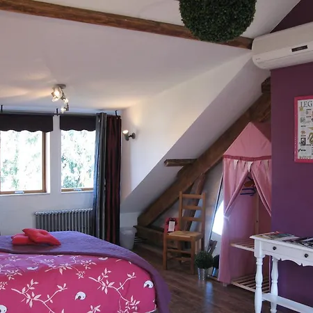 Les De L'ile Bed & Breakfast *